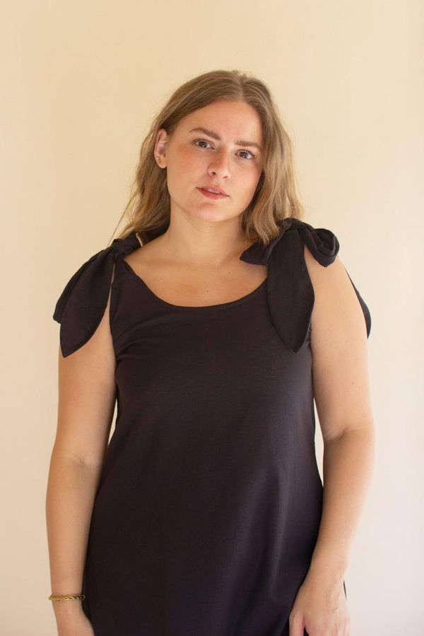 Tie-Shoulder Dress with Pleated Hem / Midnight