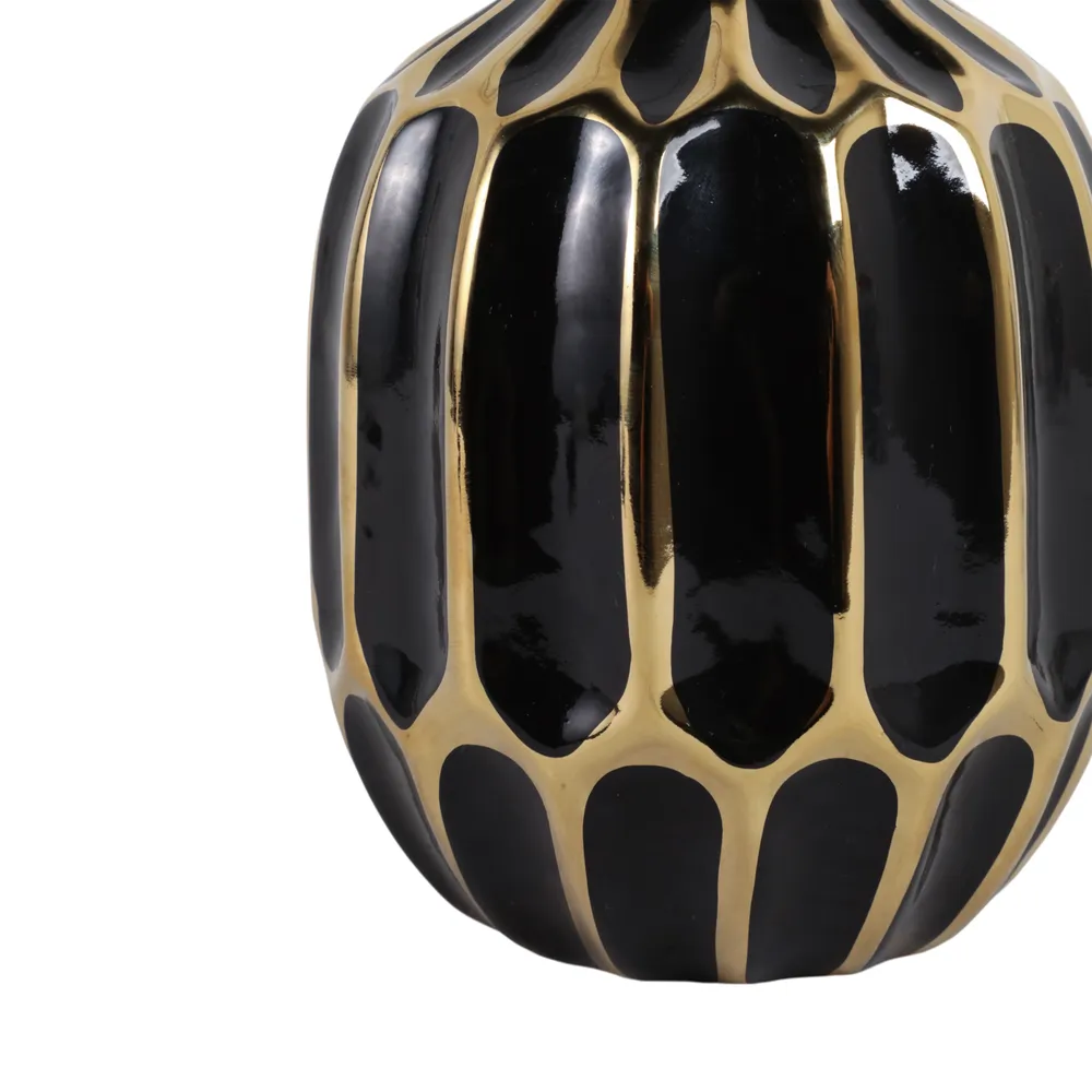 CALVINHAM BLACK VASE 8 (IN)
