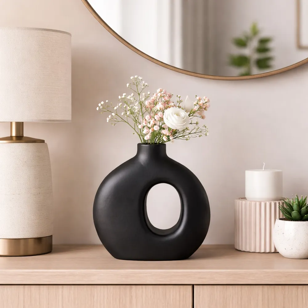 GRIFFINMOOR BLACK VASE 7 (IN)