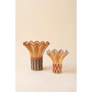 Set of 2 Twisted Paper Vases with Ruffled Rims 4