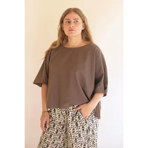 Short-Sleeve Blouse with Button Detail on Sleeves / Oregano 2