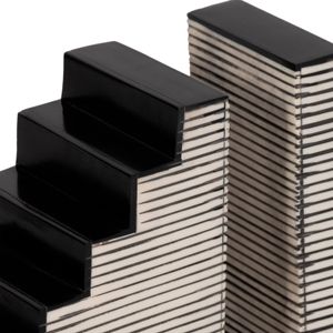 BERGENWIND SET OF 2 BLACK BOOKENDS 6 (IN) 5