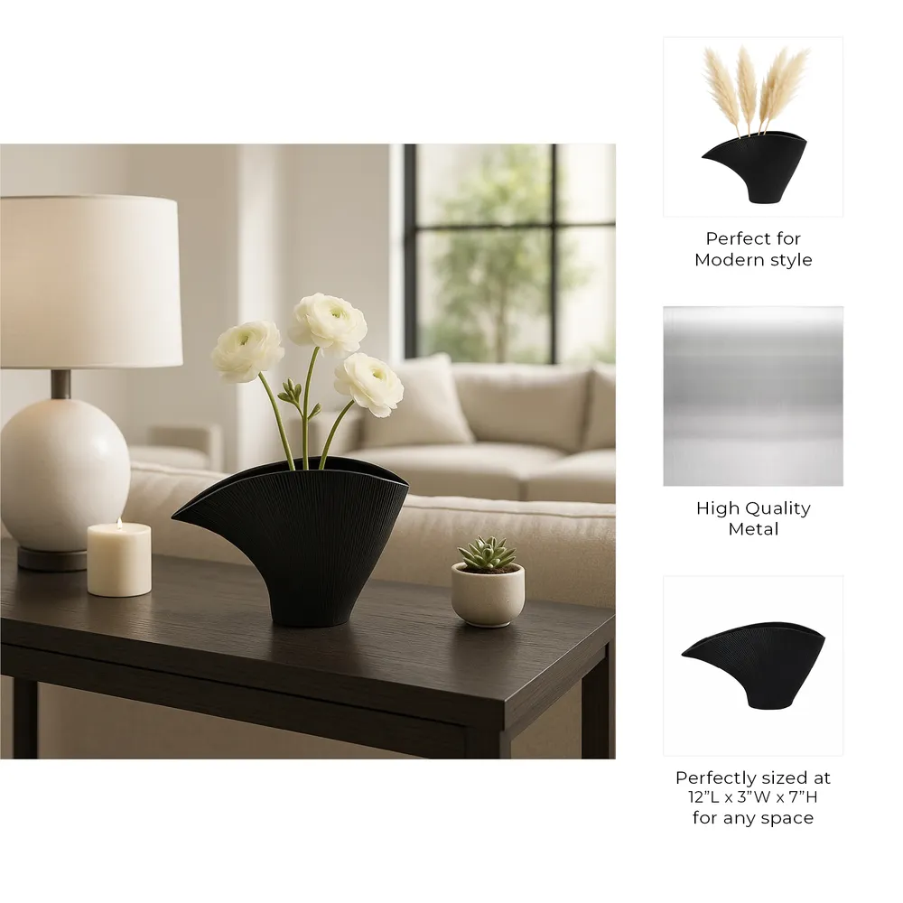 CALDERWORTH BLACK VASE 7 (IN)