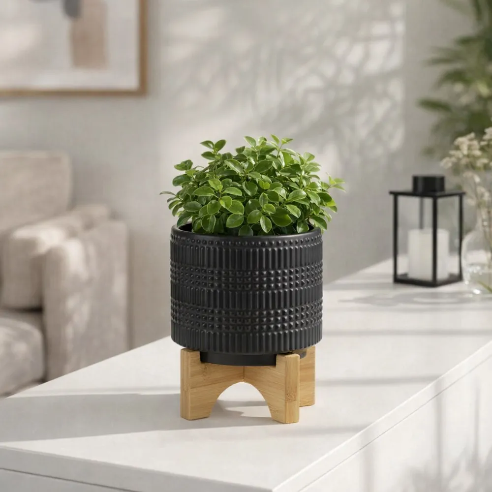 LYNNWELL BLACK PLANTER 5 (IN)