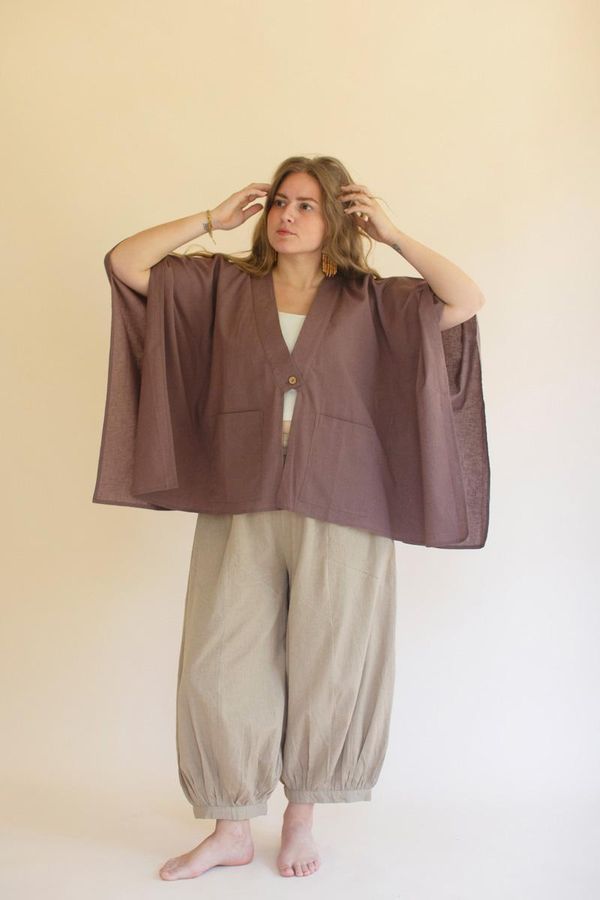 Winged-Sleeve Kimono with Front Pockets and Button / Mulberry