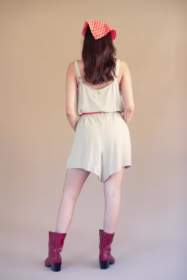 Adjustable-Strap Short Jumper with Front Pockets / Oatmeal