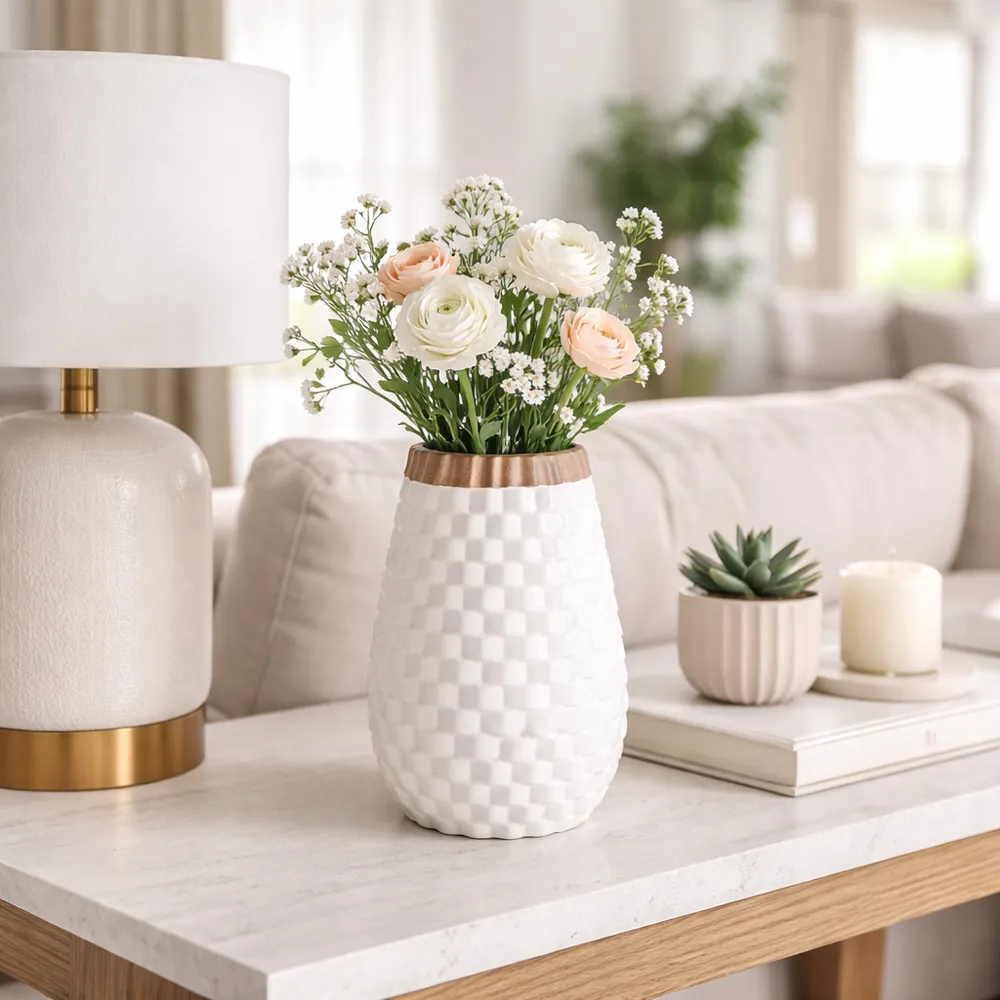 GORTONRUN WHITE VASE 9 (IN)
