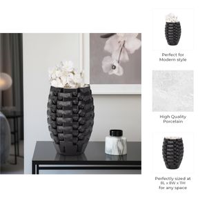 OLIVERSTONE BLACK VASE 11 (IN) 9