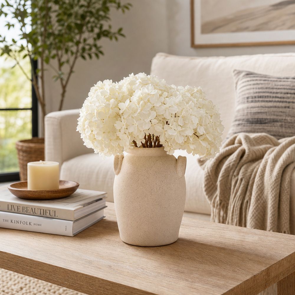 GLOVERMILL IVORY VASE 7 (IN)