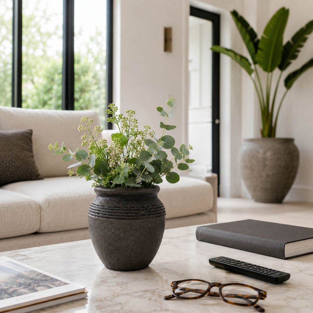 GRIFFINLAND BLACK VASE 6 (IN)