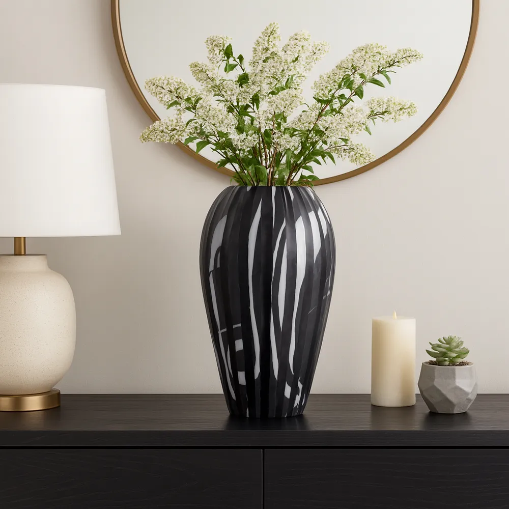 GARFIELDTON BLACK GLASS VASE 19 (IN)