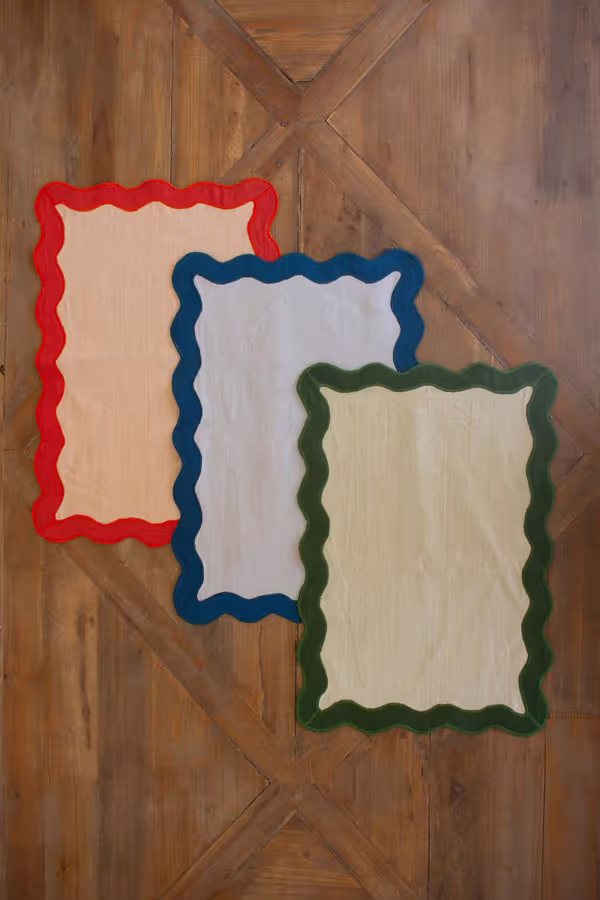 Ruffle Edge Placemat / Poppy