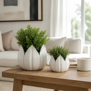 GENTRYWIND SET OF 2 WHITE PLANTER 8 (IN) 11