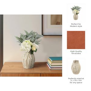 CROSBYLEY CREAM VASE 10 (IN) 11