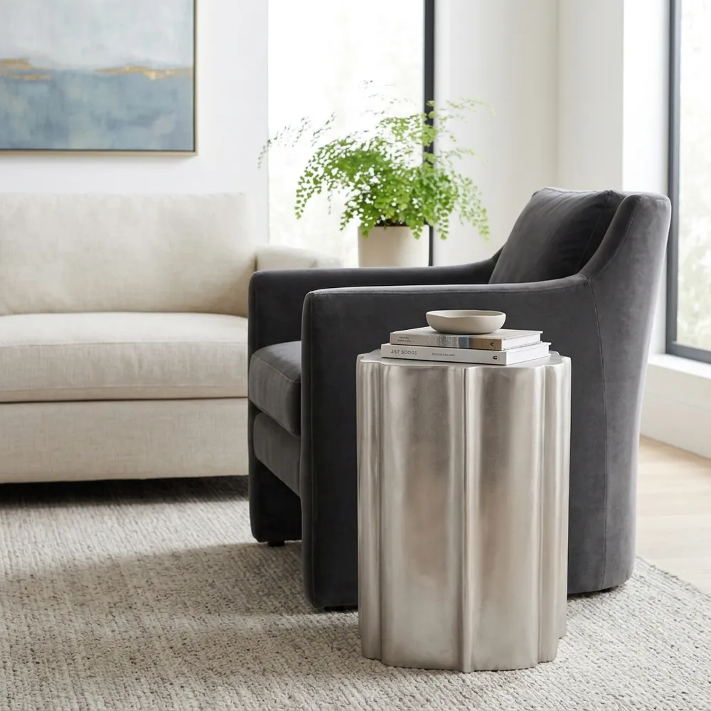 HOUSTONGROVE SILVER TABLE 19 (IN)