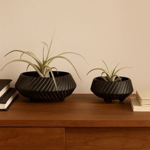 GILBERTRUN SET OF 2 BLACK BOWLS 6 (IN) 11