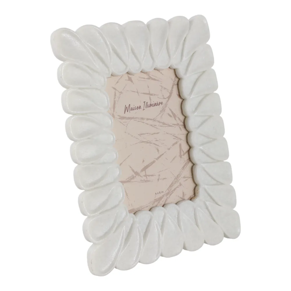 DERMOT WHITE FRAME 10 (IN)