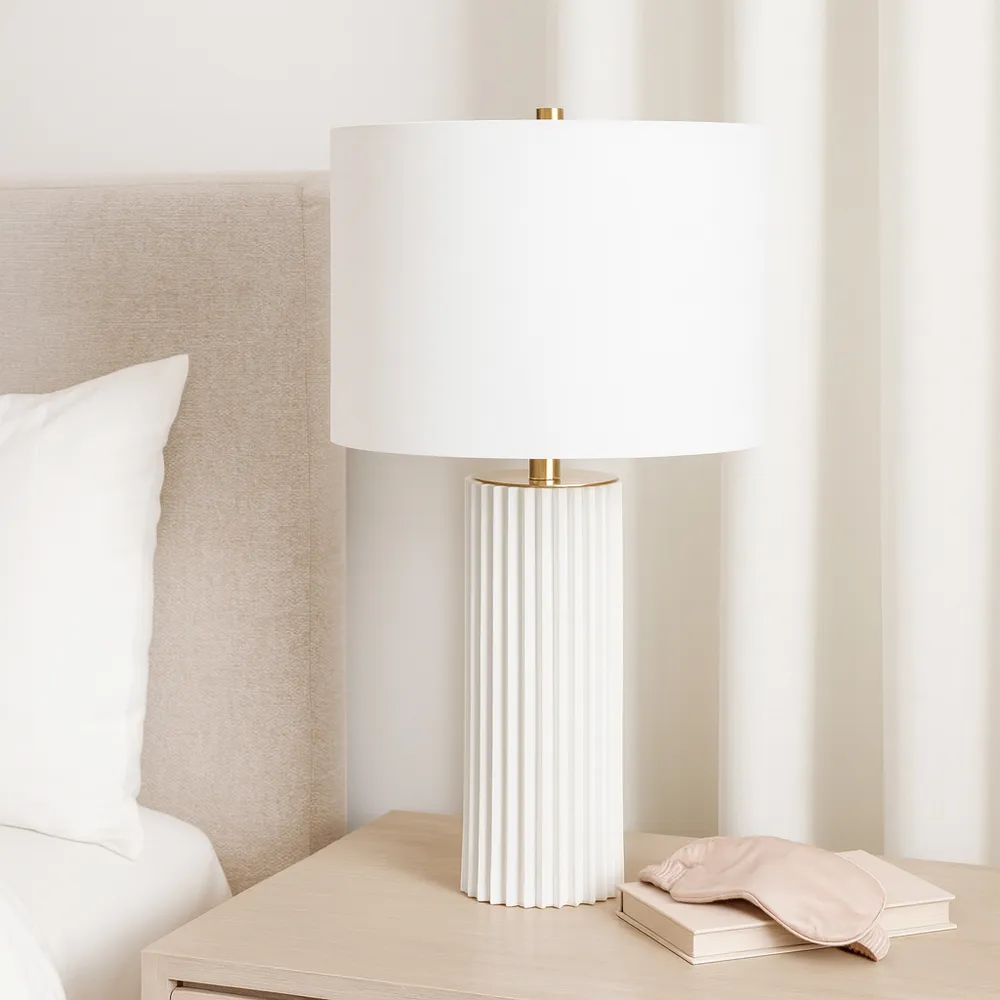 HANNAHBURN WHITE LAMP 27 (IN)