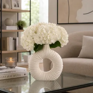 CANTONGATE IVORY VASE 9 (IN) 12