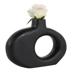 GRIFFINMOOR BLACK VASE 7 (IN) 3