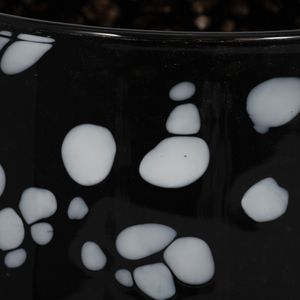 BAKERWOOD BLACK GLASS VASE 8 (IN) 5