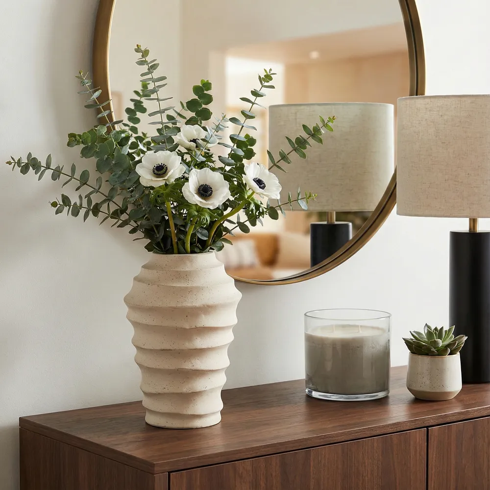 RIDERGATE IVORY VASE 10 (IN)