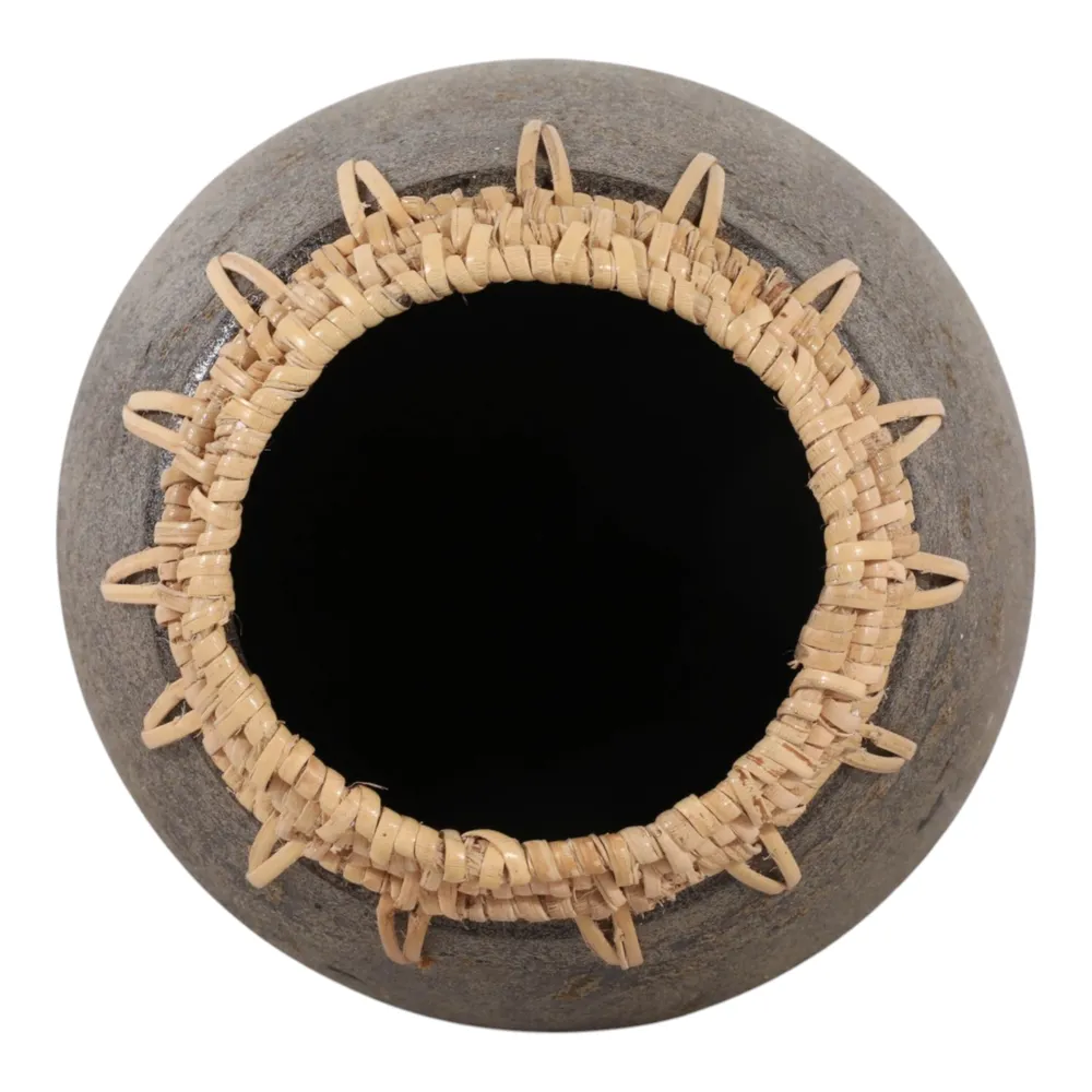 BYRONHOLM BLACK VASE 16 (IN)