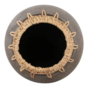BYRONHOLM BLACK VASE 16 (IN) 9
