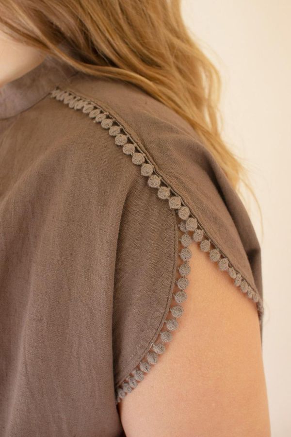 High-Neck Shortsleeve Blouse with Flat Pom-Pom Lace Detail / Oregano
