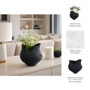 THORNTONPARK BLACK VASE 12 (IN) 10