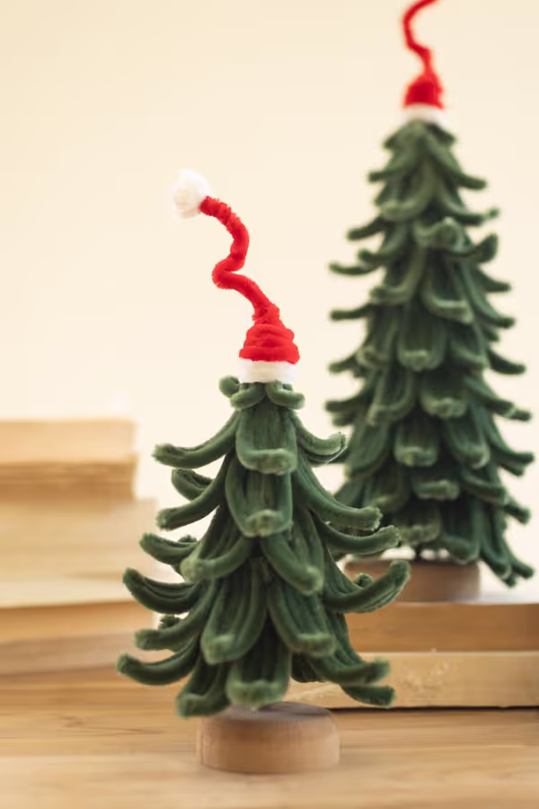 Set of 3 Pipe Cleaner Christmas Trees with Hats