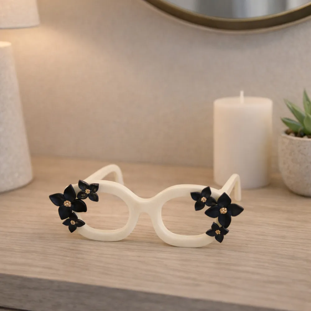 TRENTONFIELD WHITE DECOR 3 (IN)