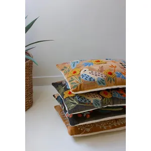 Set of 2 Embroidery Pillows with Flowers 4