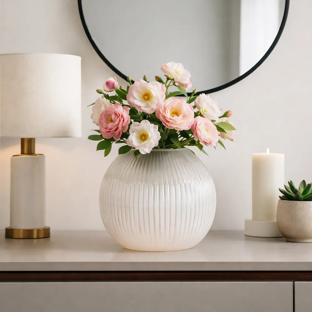 RAMONASHAW WHITE GLASS VASE 13 (IN)