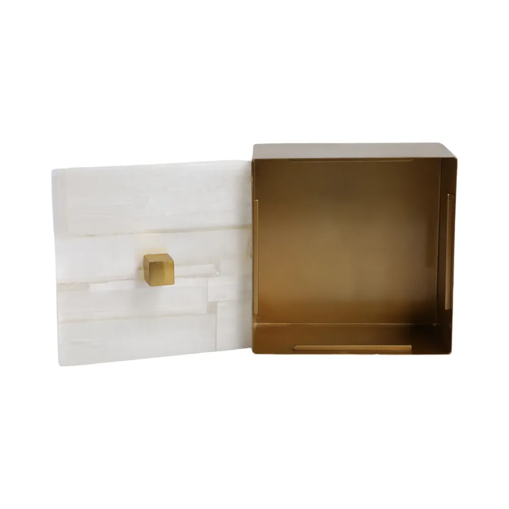 BERGENHAM WHITE BOX 4 (IN)