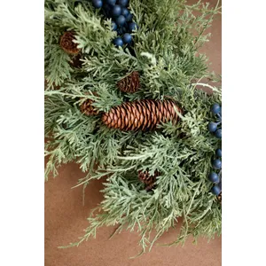 Artificial Juniper Christmas Wreath with Berries 6