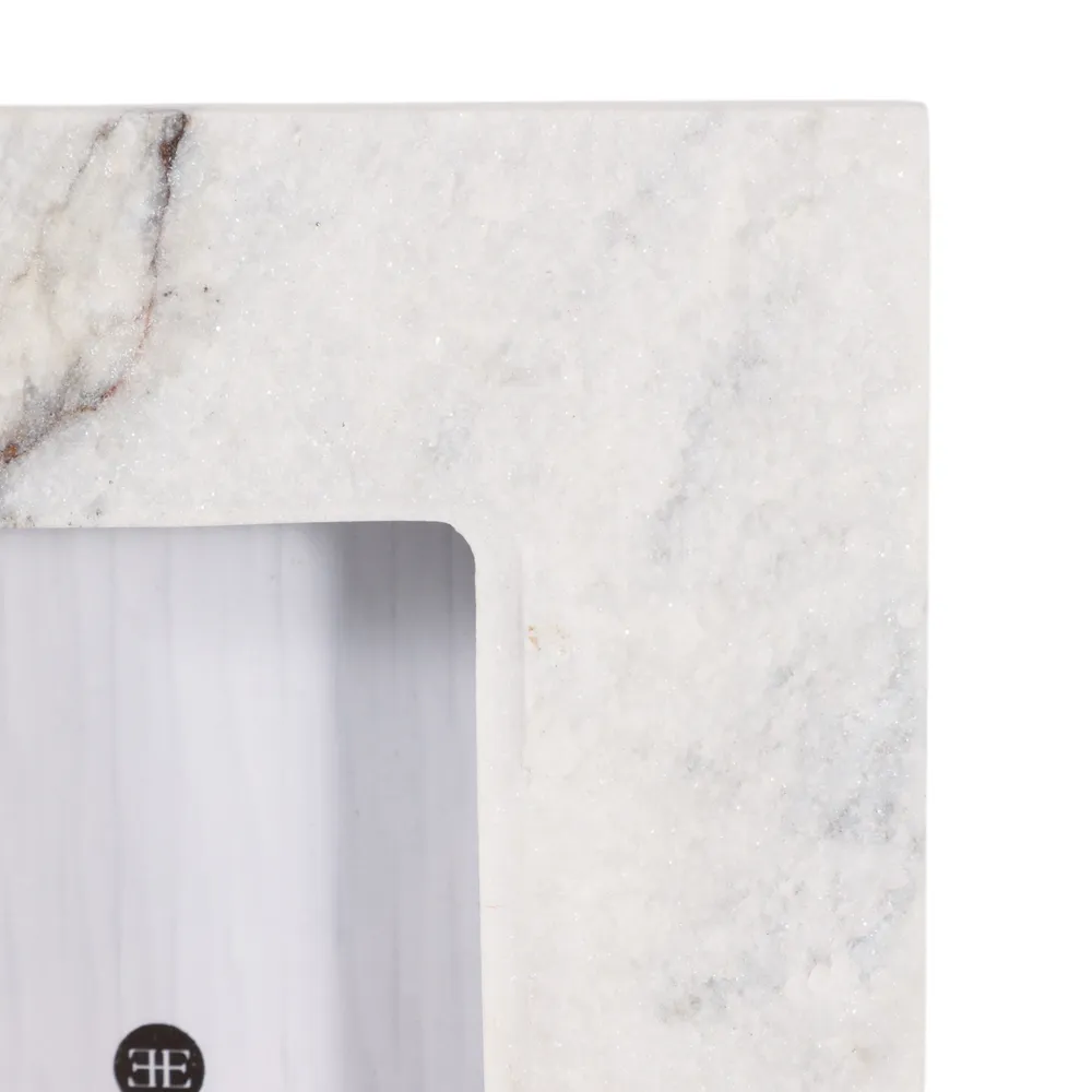 FERNGROVE WHITE FRAME 9 (IN)