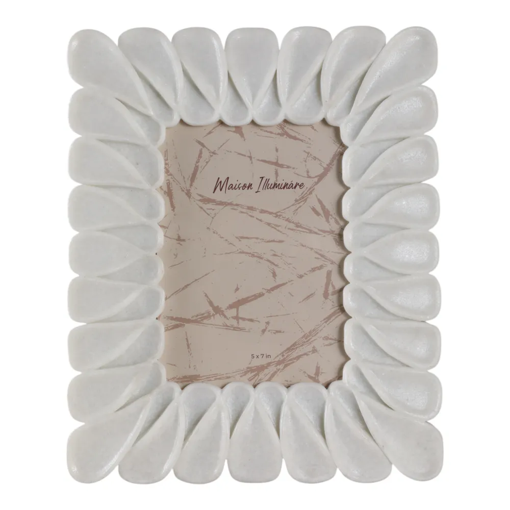 DERMOT WHITE FRAME 11 (IN)