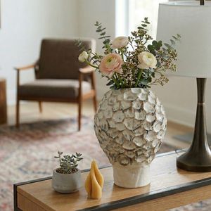TRUEOAK IVORY VASE 14 (IN) 10