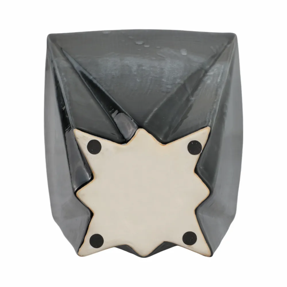 CAXTONCROSS GRAY VASE 33 (IN)