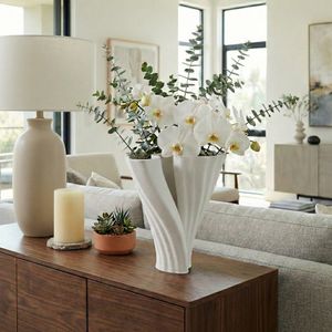 WRENMORE WHITE VASE 9 (IN) 13