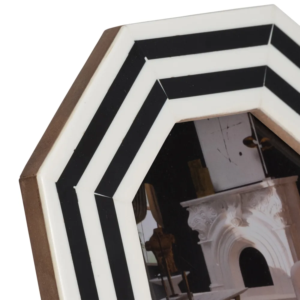WRENCLIFF BLACK FRAME 1 (IN)
