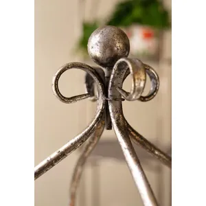 Set of 2 Tiered Round Rustic Iron Displays 3