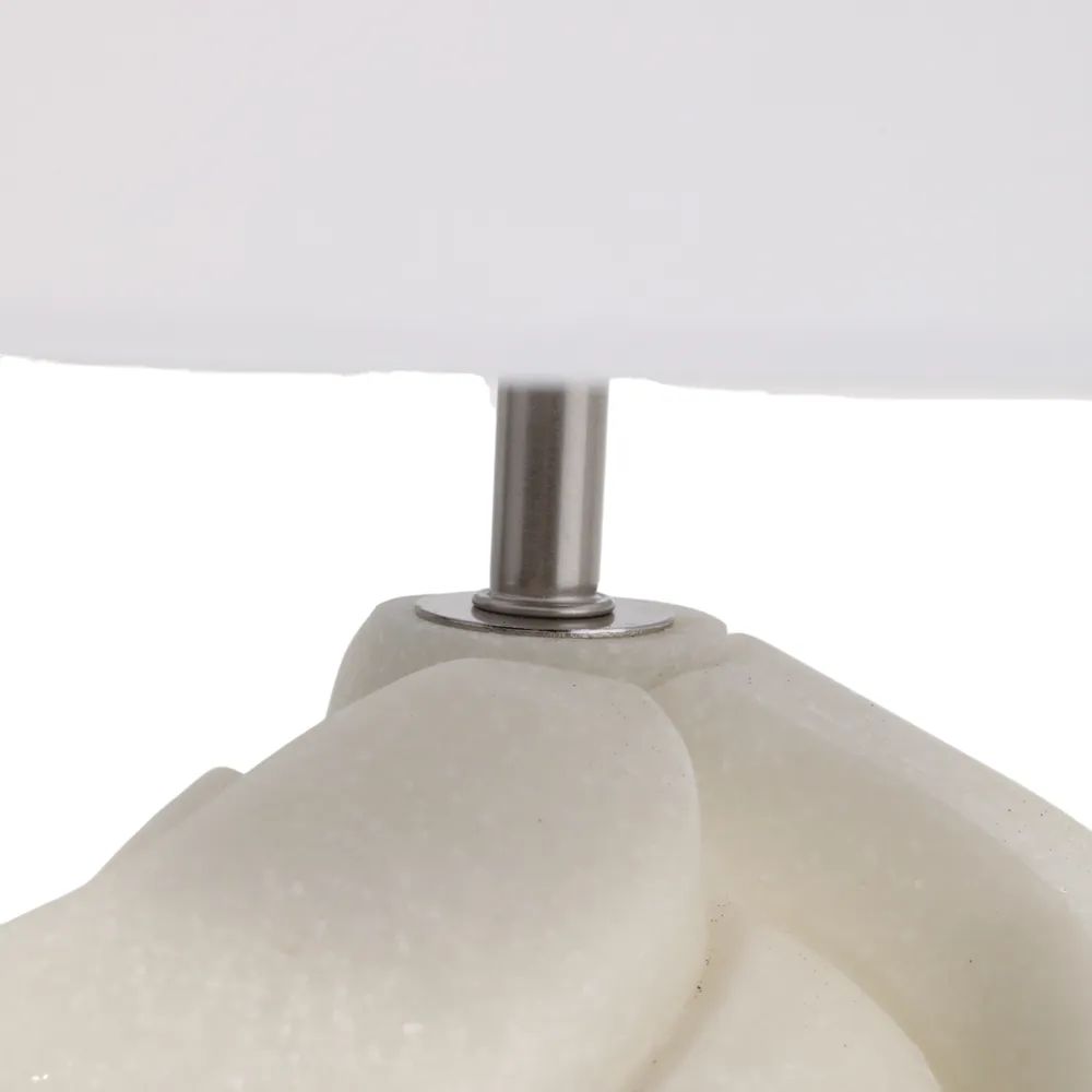 ELLENOAK WHITE LAMP 21 (IN)