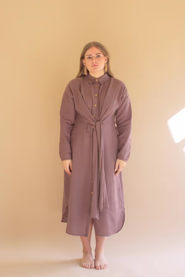 Long-Sleeve Button-Front Dress with Front-Tie Detail / Mulberry