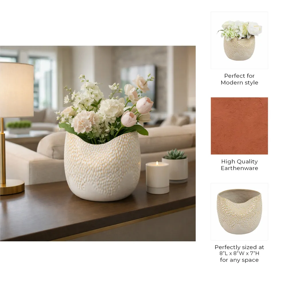 CHESTERMILL CREAM VASE 7 (IN)