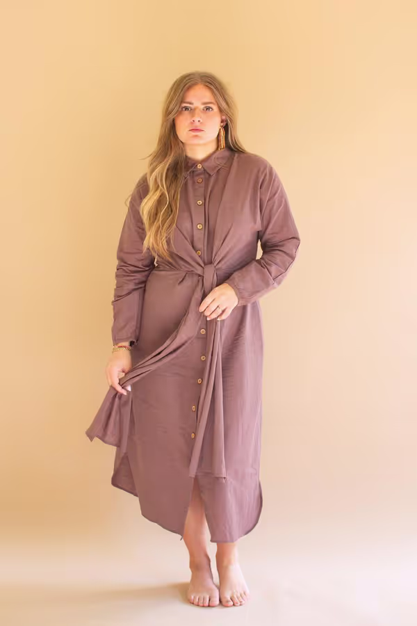 Long-Sleeve Button-Front Dress with Front-Tie Detail / Mulberry