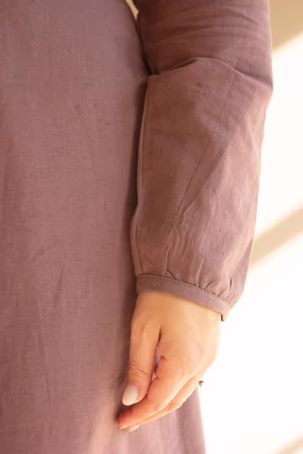 Long-Sleeve Button-Front Dress with Front-Tie Detail / Mulberry