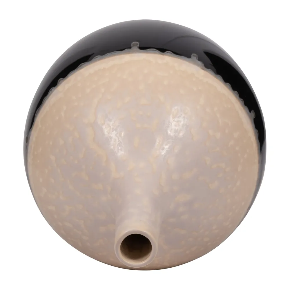 CARSONHAVEN WHITE VASE 19 (IN)