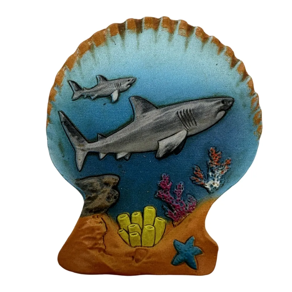 2-3/4" SHELL WITH SHARK MAGNET